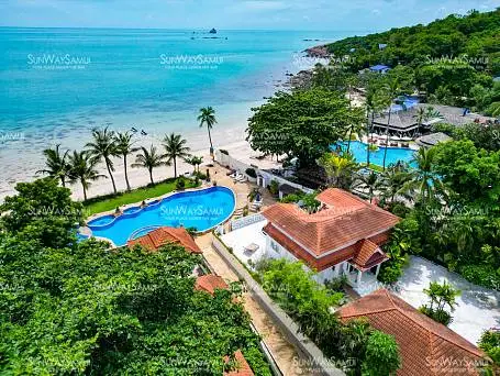 Villas "Tongson Beachfront Villa – 3 Bedroom Beachfront Villa in Tongson Bay for Sale" 3 bedrooms, 4 showers, beachfront, garden, walking distance to the beach, district Thongson Bay, 
