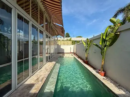 Villas "Villa Belvedere – Beachside 3 Bedroom Garden Pool Villa in Plai Laem for sale" 3 bedrooms, 4 showers, private pool, walking distance to the beach, district Plai Laem, 